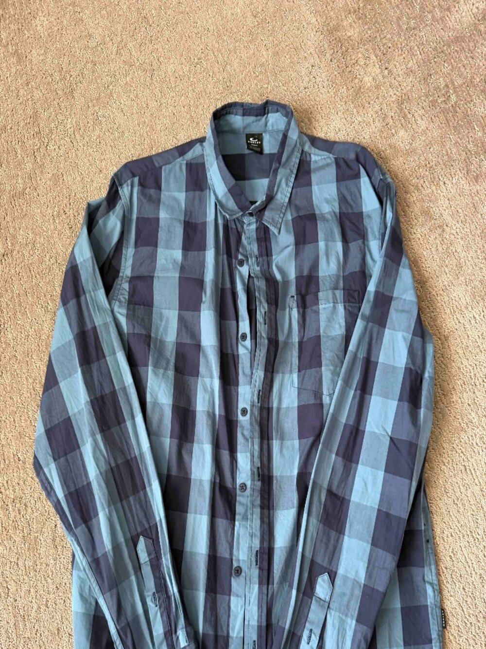 Oakley Men's button-down shirt